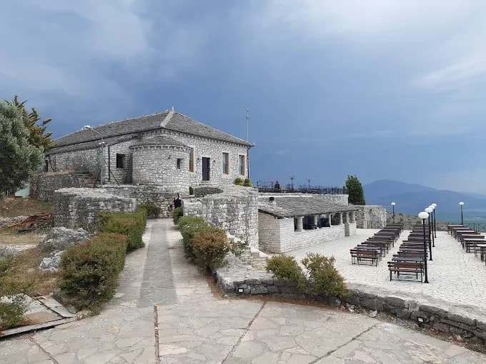Château de Lëkurësi